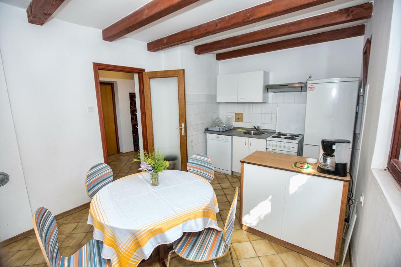 Penthouse Karlobag Apartment Exterior photo
